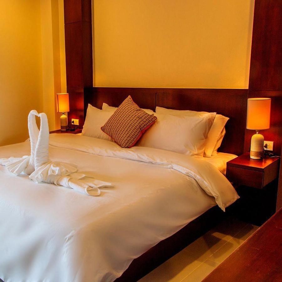 Lucky Inn Residency Pattaya Buitenkant foto